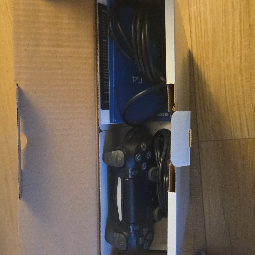 Sony PS4 Console - Sleek Black - Picture 2 of 5